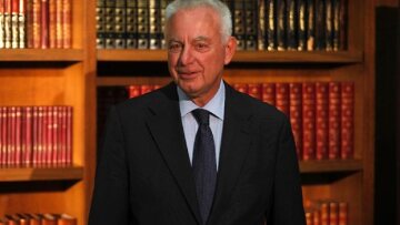 Επικοινωνία Πικραμμένου - Τσίπρα για την επίθεση Κασιδιάρη