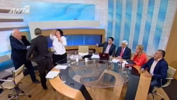 Σοκ από τις γροθιές του Κασιδιάρη στη Λιάνα Κανέλλη