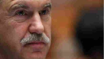 Ευχές Παπανδρέου και Καρατζαφέρη στον πρωθυπουργό 