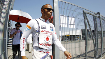 McLaren: Καμιά ανησυχία για Χάμιλτον