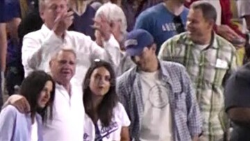 Ashton Kutcher - Mila Kunis: Μαζί στο γήπεδο