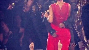 Ξεσάλωσε στα βραβεία MTV η Rihanna