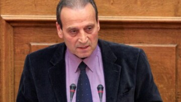 «Δεν ψηφίζω τα μέτρα», λέει ο βουλευτής του ΠΑΣΟΚ Θ. Παραστατίδης