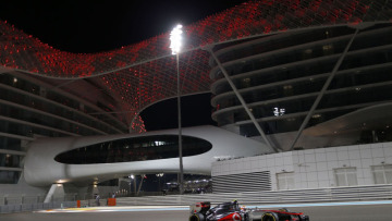 GP Άμπου Ντάμπι: O Χάμιλτον στην pole!