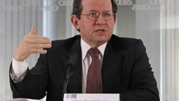 Αποκλείει διαγραφή του ελληνικού χρέους ο αντιπρόεδρος της ΕΚΤ