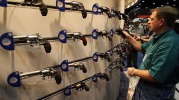 Έτοιμο να συμβάλει για να αποφευχθεί παρόμοιο μακελειό με αυτό του Κονέκτικατ το αμερικανικό λόμπι των όπλων 