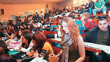 Oι «αιώνιοι» φοιτητές ζουν και βασιλεύουν!