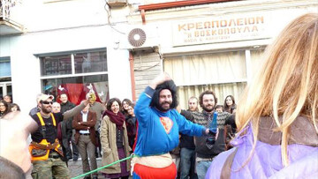 Ο αναρχικός... superman Β.Διαμαντόπουλος   