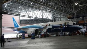 Αναστέλλει τις παραδόσεις 787 Dreamliner η Boeing