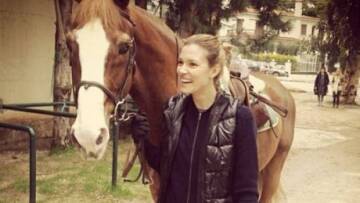 Η Βίκυ Καγιά κάνει ιππασία!