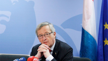 Bloomberg: Ο Γιούνκερ φοβάται νέα έξαρση της κρίσης