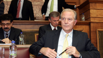 Καλούν Προβόπουλο στη Βουλή για τις απώλειες των Ταμείων από το PSI