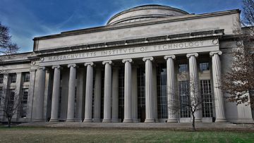 Πυροβολισμοί στο Πανεπιστήμιο της Μασαχουσέτης