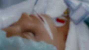 Η 15χρονη Μυρτώ που κακοποιήθηκε στην Πάρο φεύγει για τις ΗΠΑ