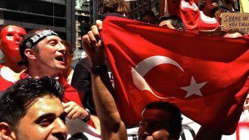 Συγκεντρώσεις αλληλεγγύης προς τους Tούρκους διαδηλωτές στη Γερμανία