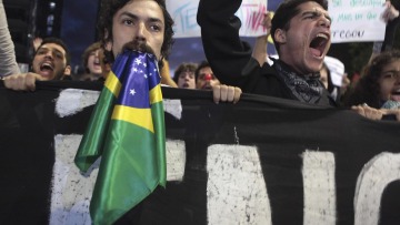 Βραζιλία: Συνεχίζονται οι διαδηλώσεις στις μεγαλουπόλεις 