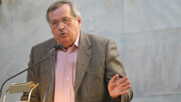 Μάνος: «2.000 στη νέα ΕΡΤ! Δεν ντρέπονται;»