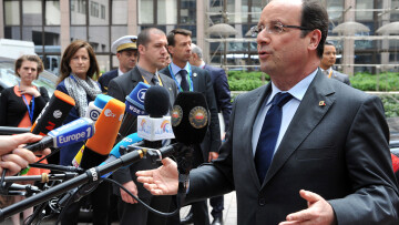 Ολάντ: «Η Ευρωζώνη είναι το μέλλον του ευρωπαϊκού οικοδομήματος»