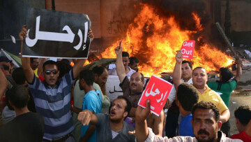 Νέες αιματηρές συγκρούσεις διαδηλωτών στην Αίγυπτο - Στους 5 νεκροί