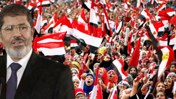 «Μέγγενη» στρατού και λαού γύρω από τον Μόρσι 