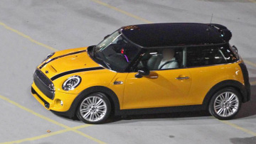 Οι παπαράτσι αποκάλυψαν το νέο ΜΙΝΙ