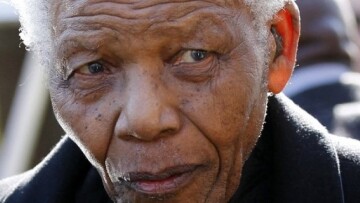 Αποκλείουν το ενδεχόμενο να αποσυνδέσουν τον Μαντέλα οι γιατροί