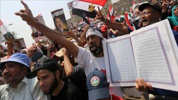 Αίγυπτος: «Άνοιγμα» του μεταβατικού πρωθυπουργού στη Μουσουλμανική Αδελφότητα