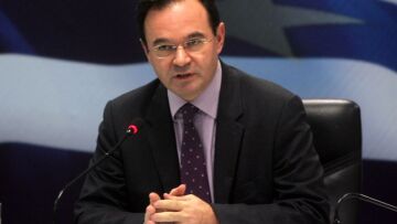 Η Βουλή αποφασίζει για την παραπομπή Παπακωνσταντίνου 