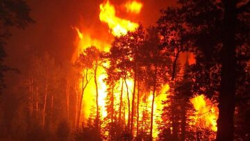 Πύρινο μέτωπο και στα Ίσθμια