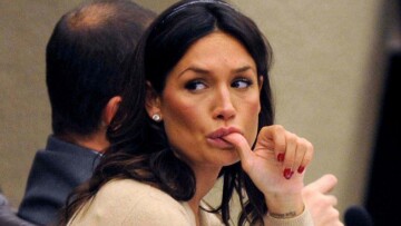 Καταδικάστηκαν τρεις στενοί συνεργάτες του Μπερλουσκόνι για τα  μπούνγκα-μπούνγκα