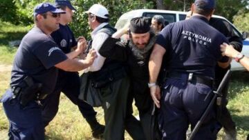 Ταμπουρωμένοι οι μοναχοί στη Μονή Εσφιγμένου