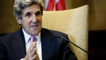 Στο Ισλαμαμπάντ για συνομιλίες με την νέα πακιστανική κυβέρνηση ο Κέρι