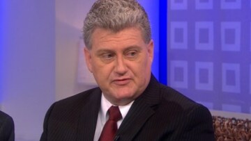 Την επόμενη εβδομάδα ο Σνόουντεν θα συναντήσει τον πατέρα του στη Μόσχα 