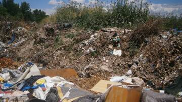 Ζωντανό είχε γεννηθεί το μωρό που βρέθηκε στη χωματερή στα Λεχαινά