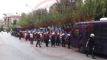 Συγκέντρωση Χρυσαυγιτών έξω από τα δικαστήρια της Ευελπίδων 