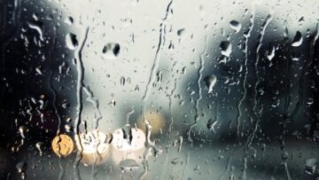 Πέφτει η θερμοκρασία - Έρχονται ισχυρές βροχές και καταιγίδες