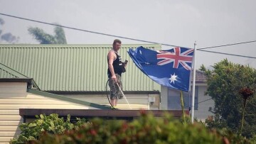 Kαίγεται η Αυστραλία: Χιλιάδες εγκαταλείπουν τα σπίτια τους 