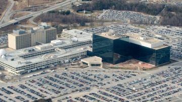 Guardian: Η NSA παρακολουθούσε τα τηλέφωνα 35 ξένων ηγετών