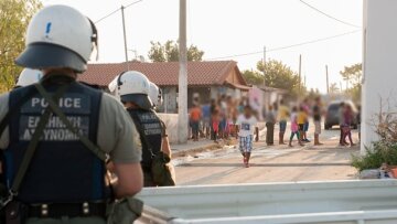 Ξάνθη: Έφοδος της ΕΛ.ΑΣ σε οικισμό Ρομά