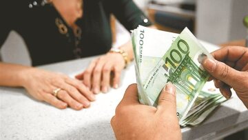 Υποχώρησαν και το Σεπτέμβριο τα επιτόκια καταθέσεων