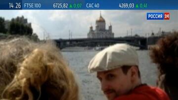 Δείτε φωτογραφία: O Σνόουντεν κάνει βόλτες στη Μόσχα