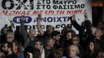 Έξαλλος ο Τσίπρας με τους επιτελείς του για το Βατερλό εντός κι εκτός Βουλής