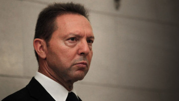 Οργή Στουρνάρα για τις «απαράδεκτες» δηλώσεις των Βρυξελλών