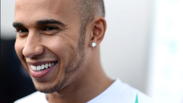 Έχει λόγο που χαμογελά ο Χάμιλτον!