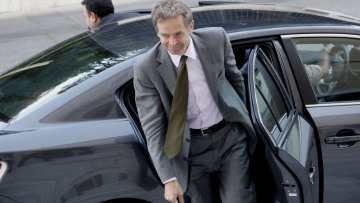  «Αν μας υποχρεώσουν έστω και για μισό μέτρο, θα γίνει επανάσταση!»