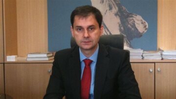 Θεοχάρης για Thomas Cook: Έρχονται 15 αεροσκάφη για τον επαναπατρισμό των τουριστών