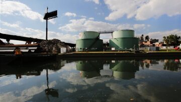 Υποχωρεί η τιμή πετρελαίου μετά τη συμφωνία για το Ιράν