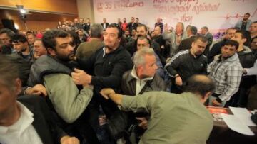 ΑΔΕΔΥ: Επεισόδια και ξύλο με συνδικαλιστές και δημοτικούς αστυνομικούς