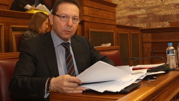 Στουρνάρας: Οι συνεπείς φορολογούμενοι επιβαρύνονται περισσότερο από όσους φοροδιαφεύγουν 