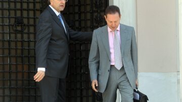 Πρωινή σύσκεψη στο Μαξίμου υπό τον Σαμαρά για τους πλειστηριασμούς